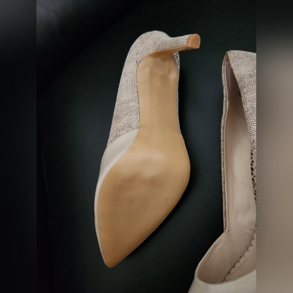 Never worn cream heels - Picture 2 of 4